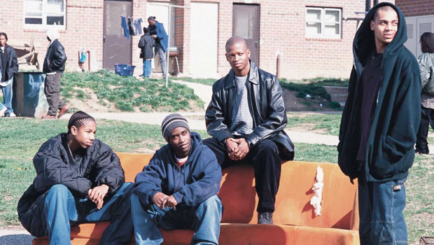 кадр из сериала "Прослушка"