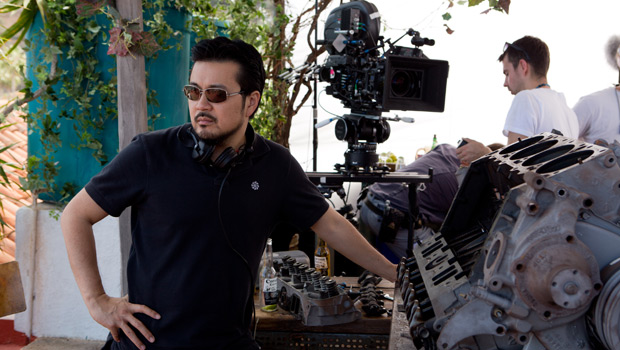 режиссер Джастин Лин на съемках фильма "Форсаж 6"