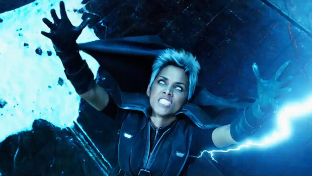 Холли Берри в образе мутантки Шторм