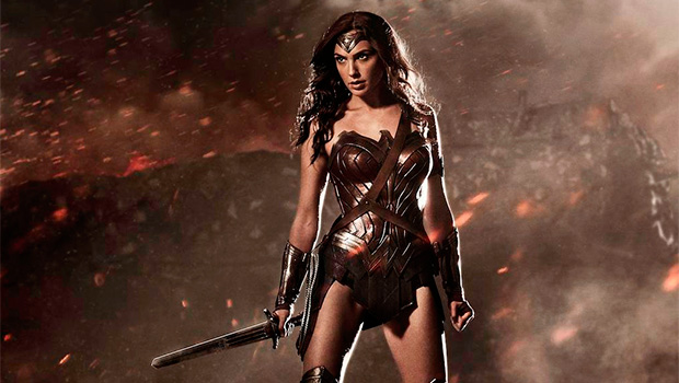Галь Гадот в образе Чудо-женщины