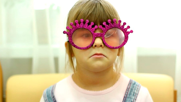 кадр из фильма "Слишком буквально"