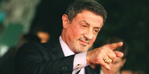 Сильвестр Сталлоне дразнит фанатов новым «Рэмбо» и спин-оффом «Рокки» Сильвестр Сталлоне дразнит фанатов новым «Рэмбо» и спин-оффом «Рокки»