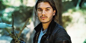 Эмиля Хирша обвинили в нападении на сотрудника киностудии