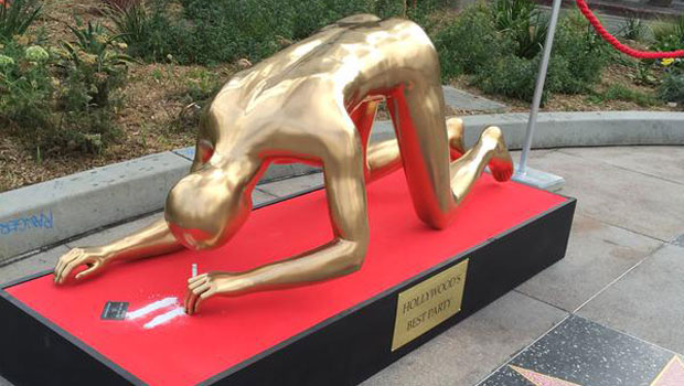 инсталляция художника Plastic Jesus