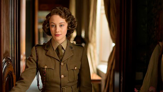 Сара Гадон в фильме "Лондонские каникулы"