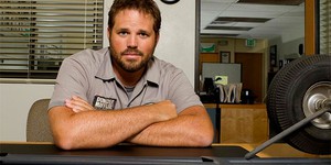 Майкл Бэй нашел в «Офисе» снайпера