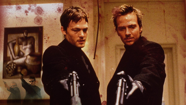 кадр из фильма "Святые из Бундока"