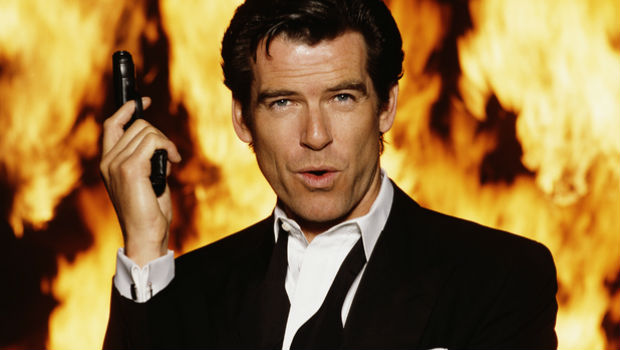 Пирс Броснан в образе Джеймса Бонда