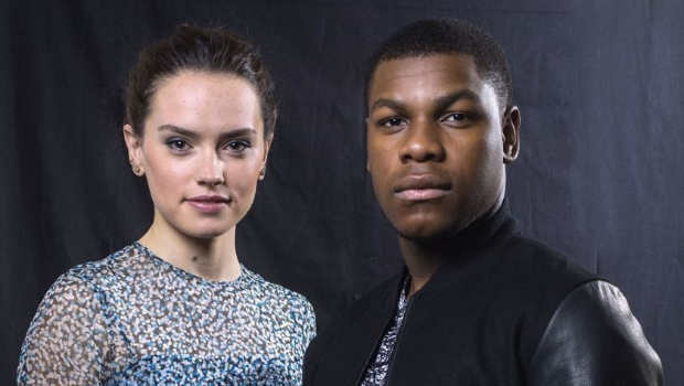 Дэйзи Ридли и Джон Бойега