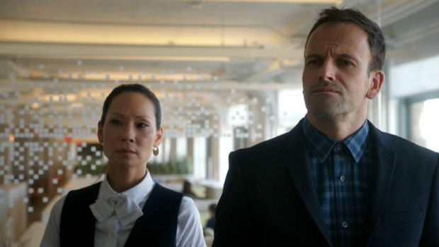 кадр из 9 серии 4 сезона "Элементарно"