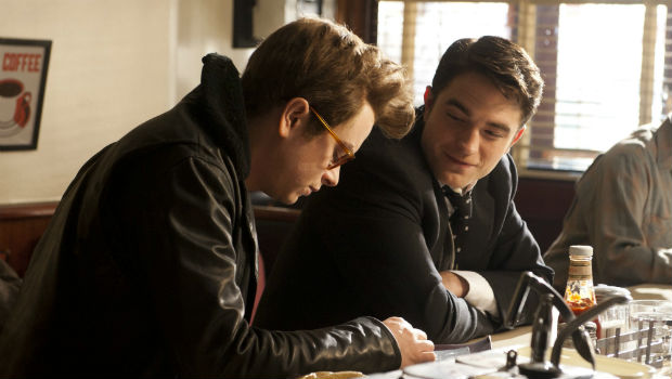 Дэйн ДеХаан и Роберт Паттинсон в фильме "Жизнь"