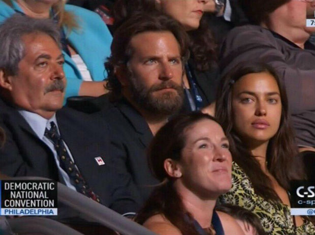 Брэдли Купер на съезде Демократической партии США - из-за этого кадра актер подвергся критике