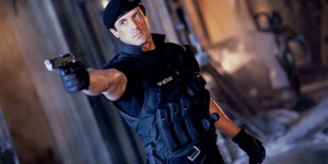 Сталлоне будет судиться со студией Warner