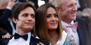 Сальма Хайек устроила в Каннах спонтанный концерт Сальма Хайек устроила в Каннах спонтанный концерт