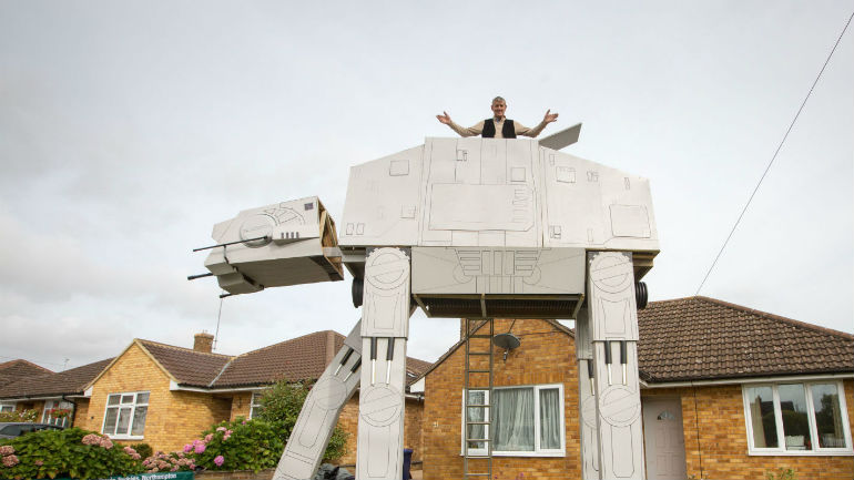 Иэн Мокетт и его творение