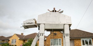 Флоридец создал во дворе огромную модель машины из «Звездных войн»