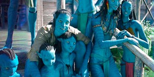 Первое фото: молодой актерский состав «Аватаров»