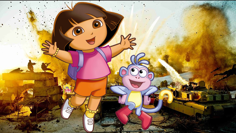 Дора (Даша) на фоне типичного кадра из фильма Майкла Бэя