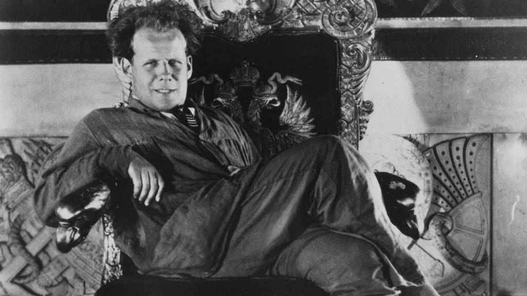 Сергей Эйзенштейн на съемках фильма "Октябрь"