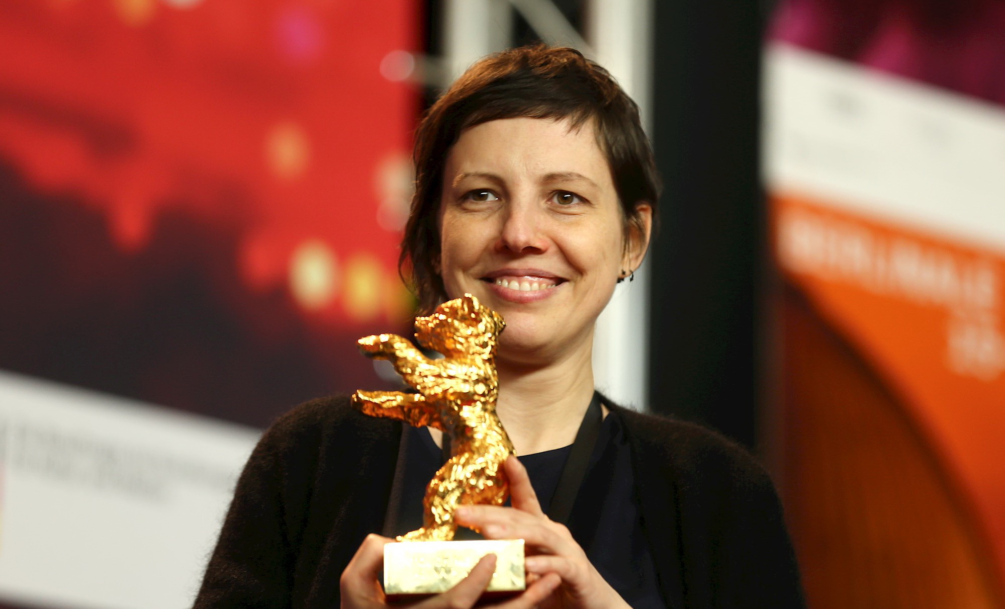 Режиссер Адина Пинтилие с "Золотым медведем" 
