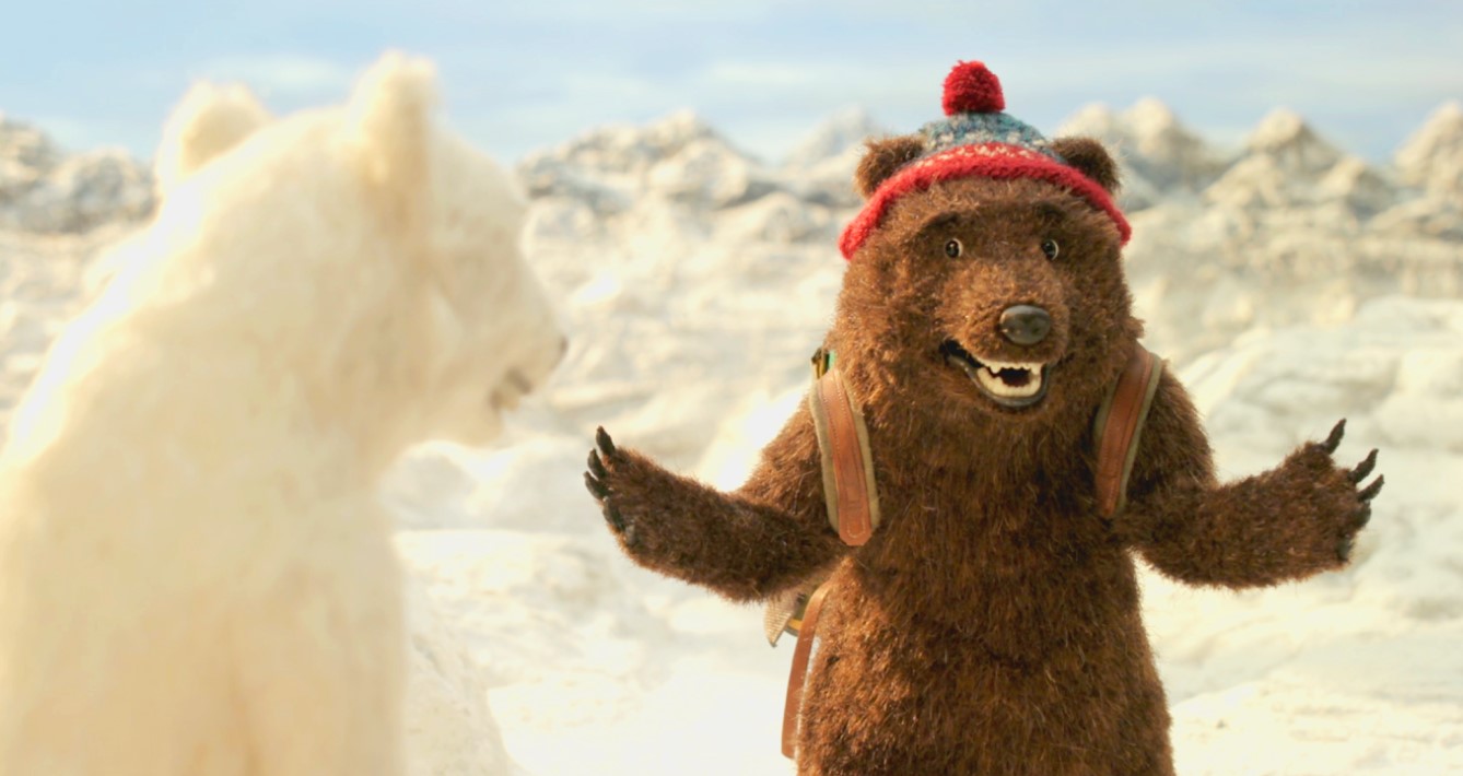 кадр из мультфильма «На разных полюсах»