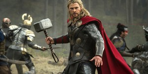 Сценарист «Мстителей» хотел вырезать Тора из сюжета