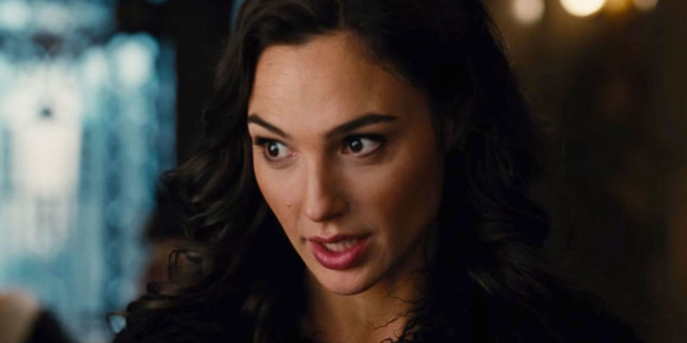 Галь Гадот в образе Чудо-женщины 