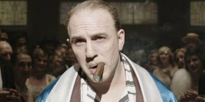 Том Харди совершенно неузнаваем в образе Аль Капоне