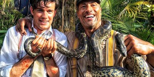 Первое фото: Дуэйн Джонсон в «Круизе по джунглям»