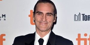 Первое фото: Хоакин Феникс в роли Джокера