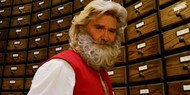 Курт Рассел предстал в образе Санта-Клауса