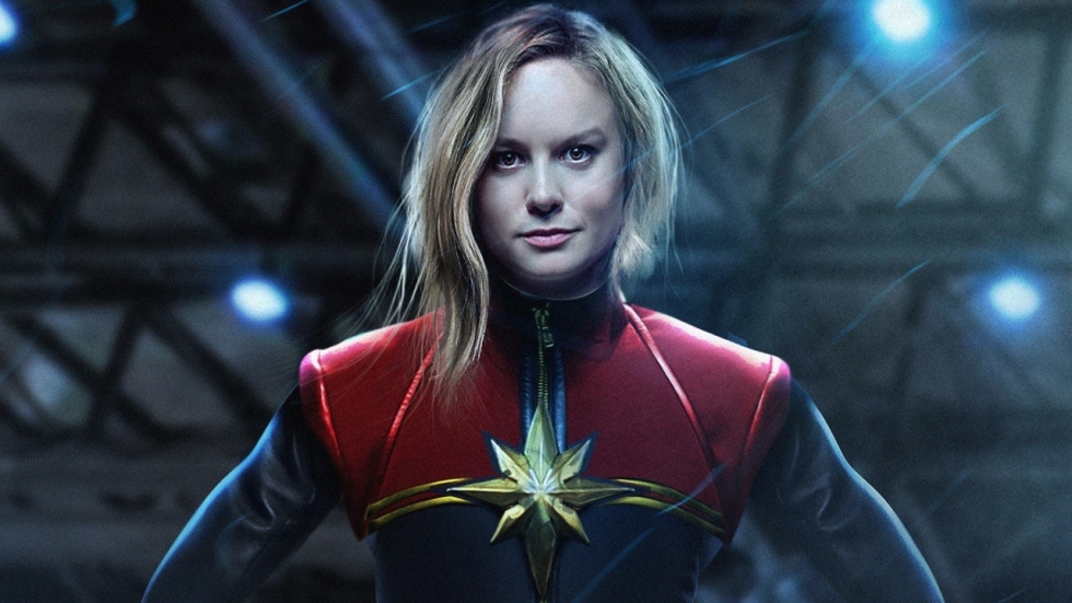 Бри Ларсон в образе Капитана Марвел 