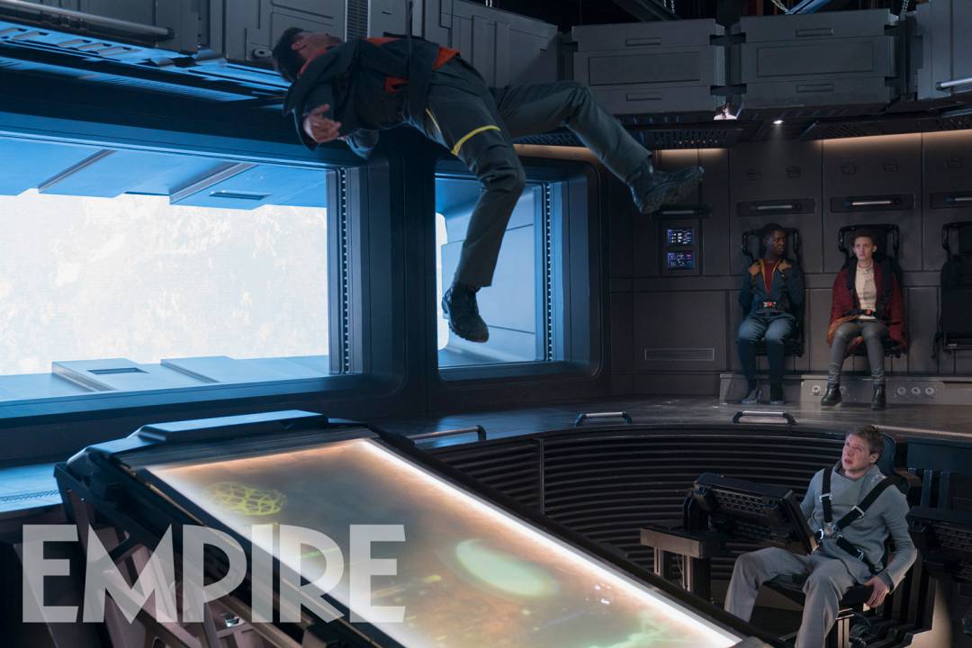 Кадр из сериала "Ночной полет"