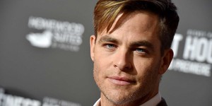 Крис Пайн заменит Сета Рогена в роли журналиста-легенды