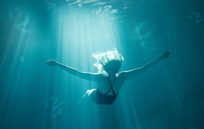 Фрагмент постера фильма "Посторонний"