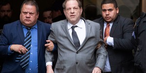 Харви Вайнштейн снова откупился от своих жертв