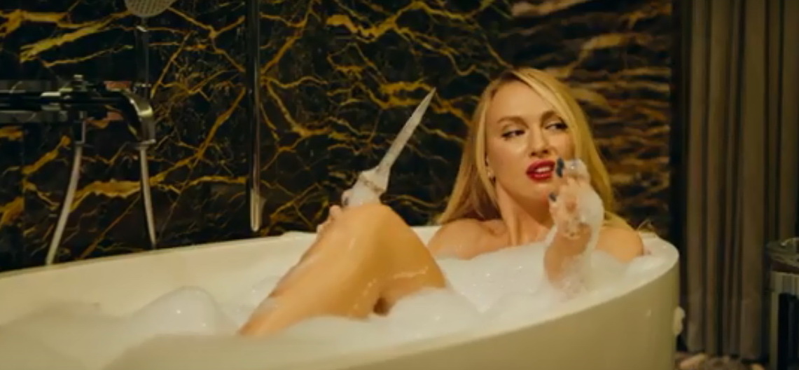 Кадр из тизера фильма "Свидание в Вегасе"