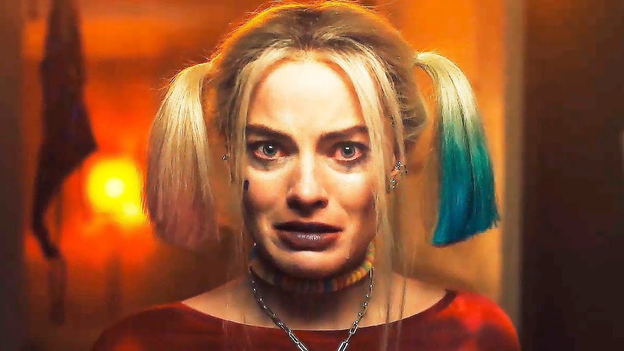 Марго Робби в образе Харли Квинн в фильме "Хищные птицы"