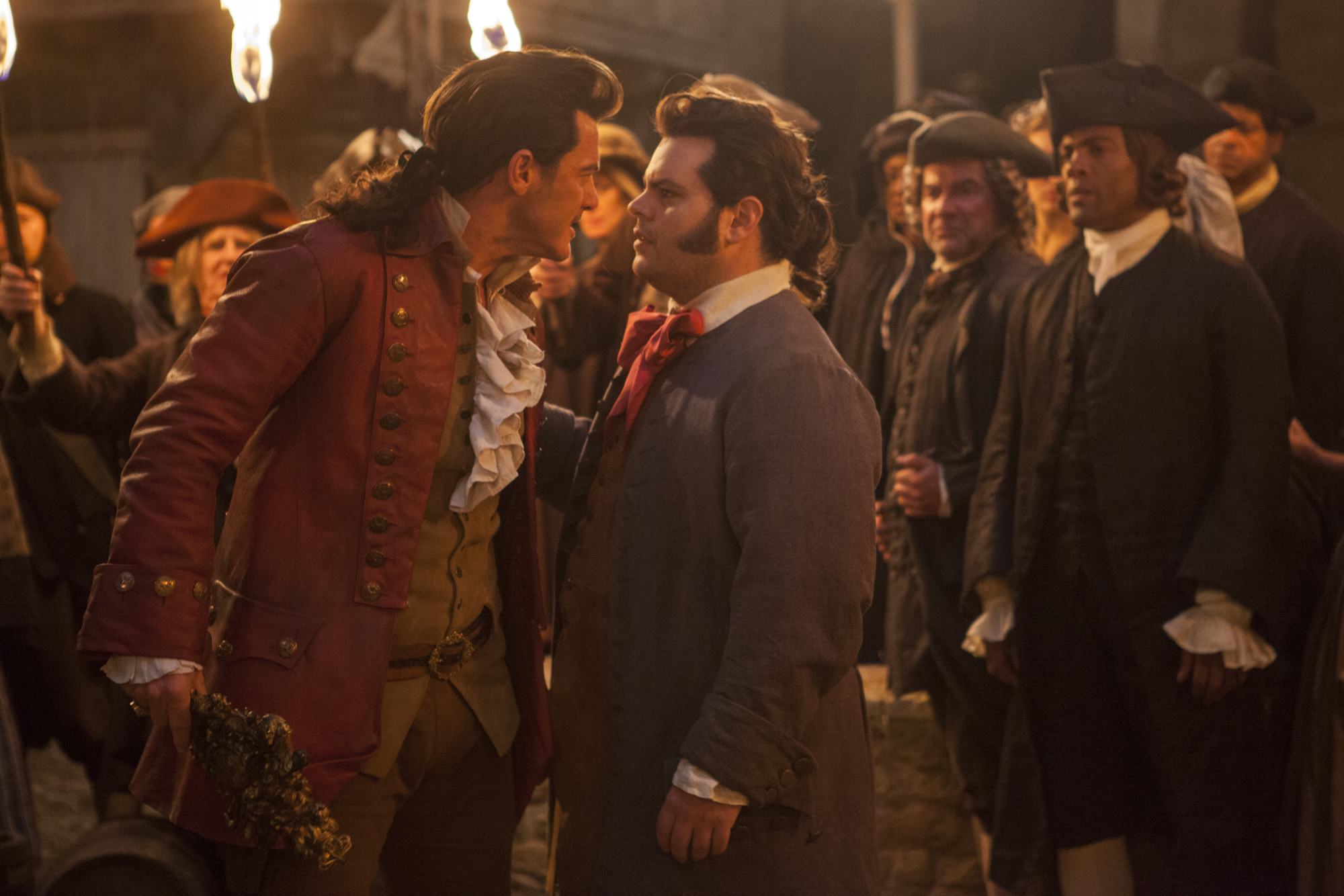 Гастон и Лефу в фильме "Красавица и чудовище" 2017