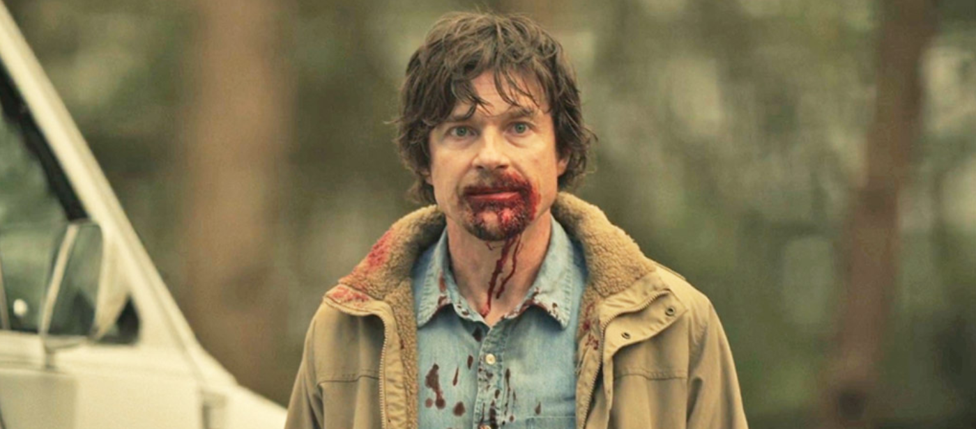 Кадр из сериала "Чужак" 