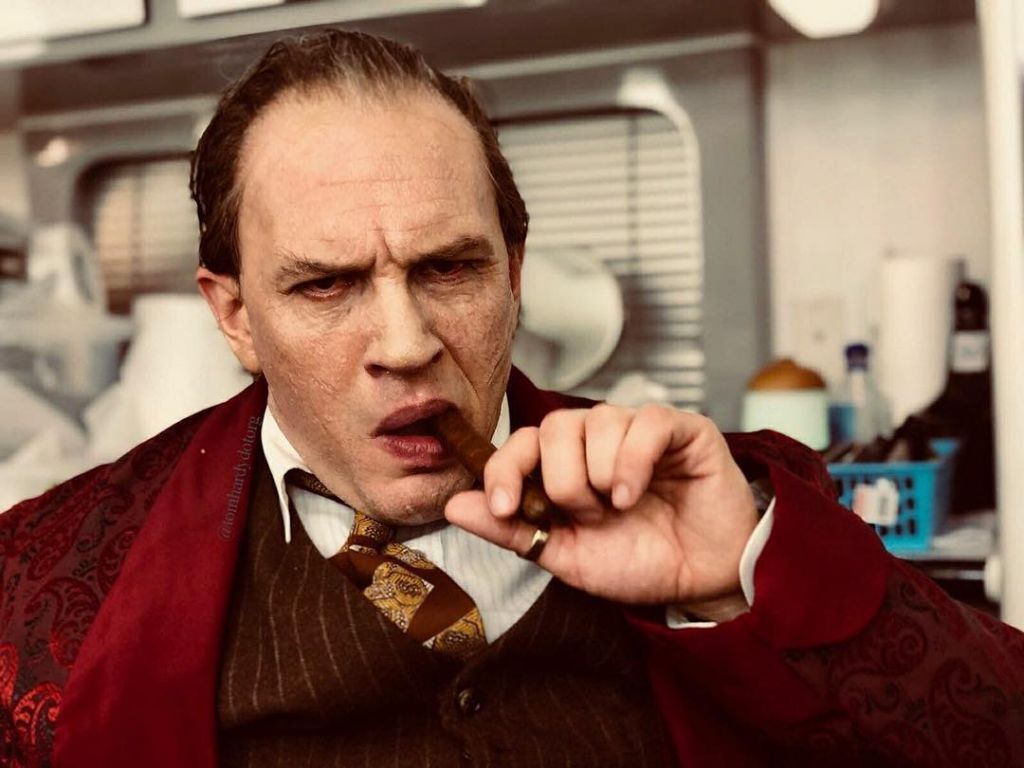 Том Харди в образе Аль Капоне