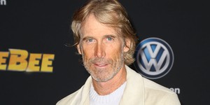 Режиссер «Трансформеров» готовит фильм о последствиях коронавируса