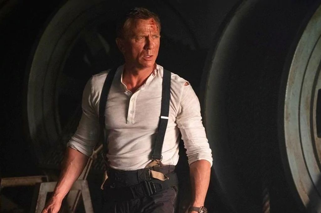 Кадр из фильма "Не время умирать"