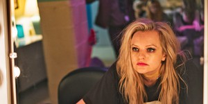 Элизабет Мосс сыграет в хорроре «Беги, кролик, беги»