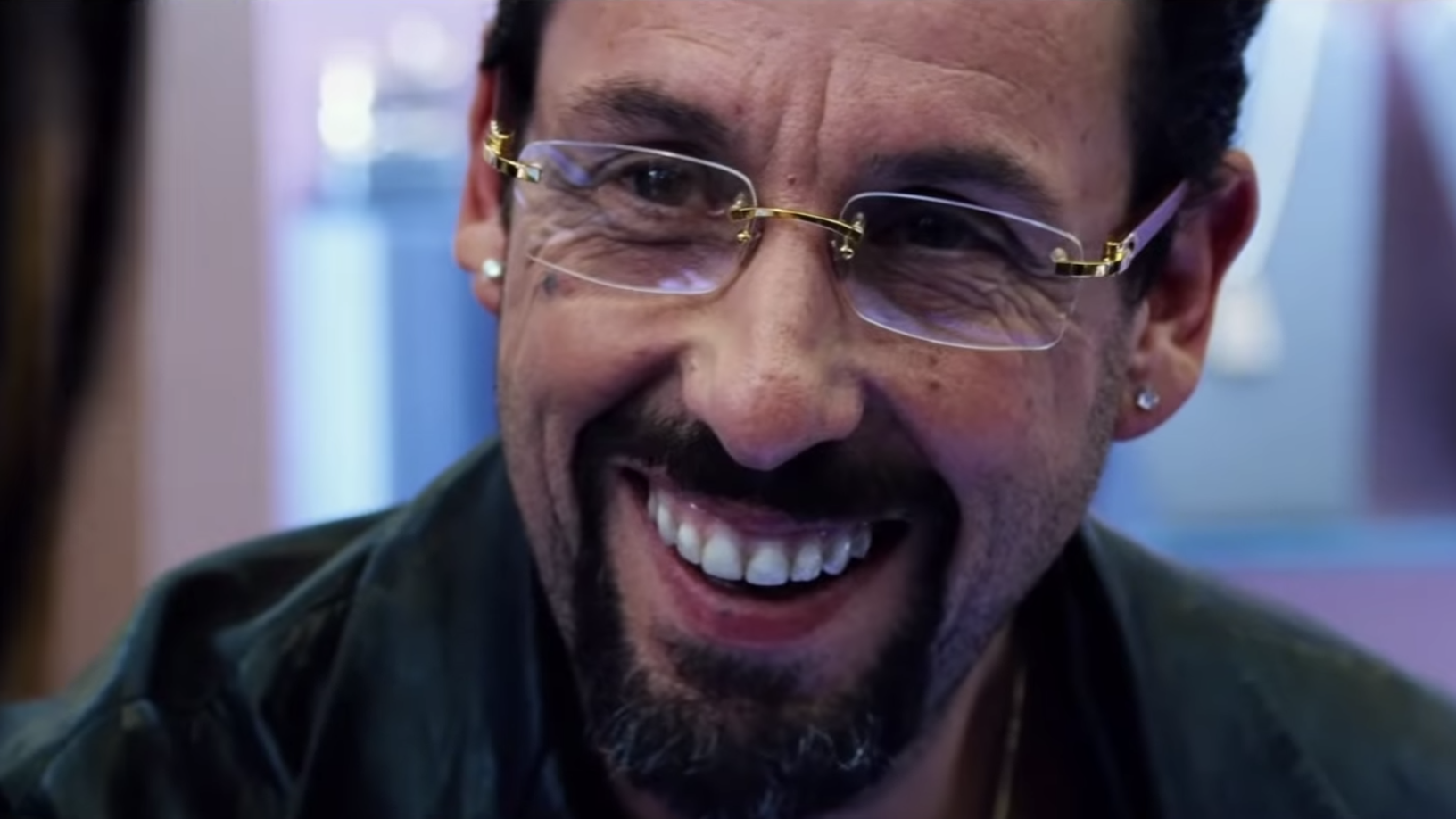 Адам Сэндлер в фильме "Неограненные драгоценности"