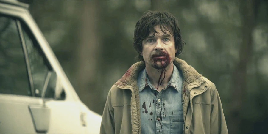 Кадр из сериала "Чужак" 