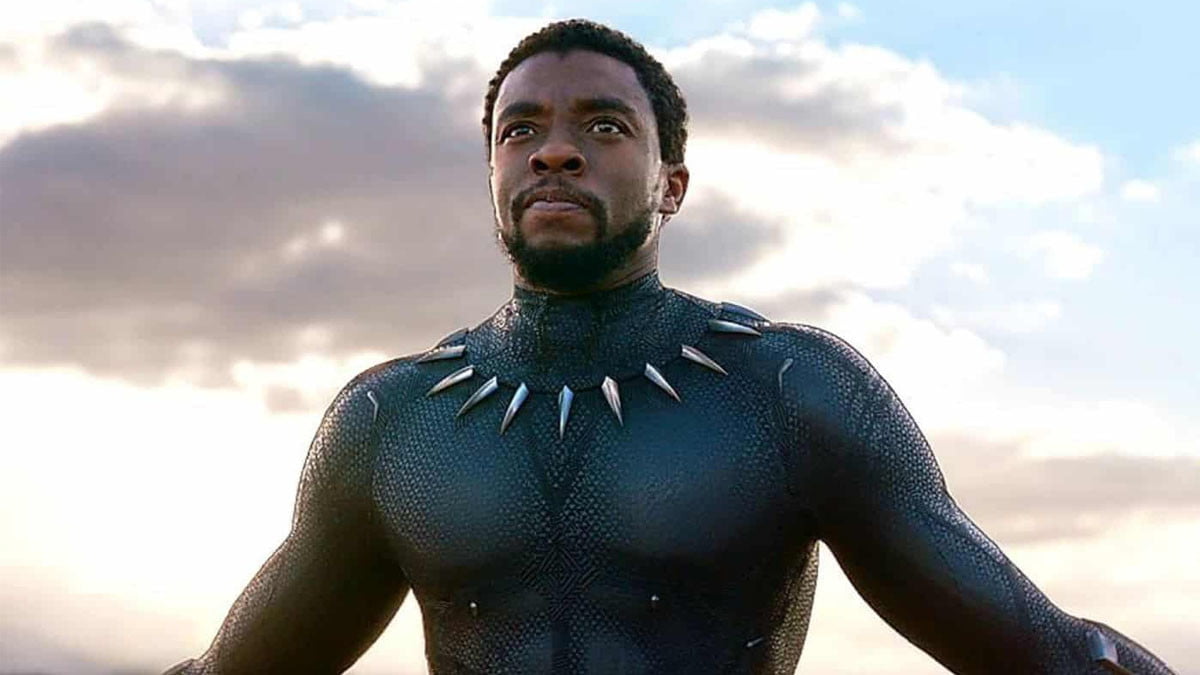 Чедвик Боузман в роли Черной пантеры 