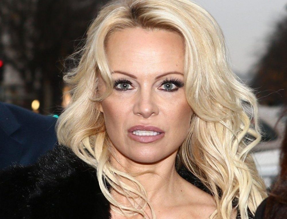 Памела Андерсон