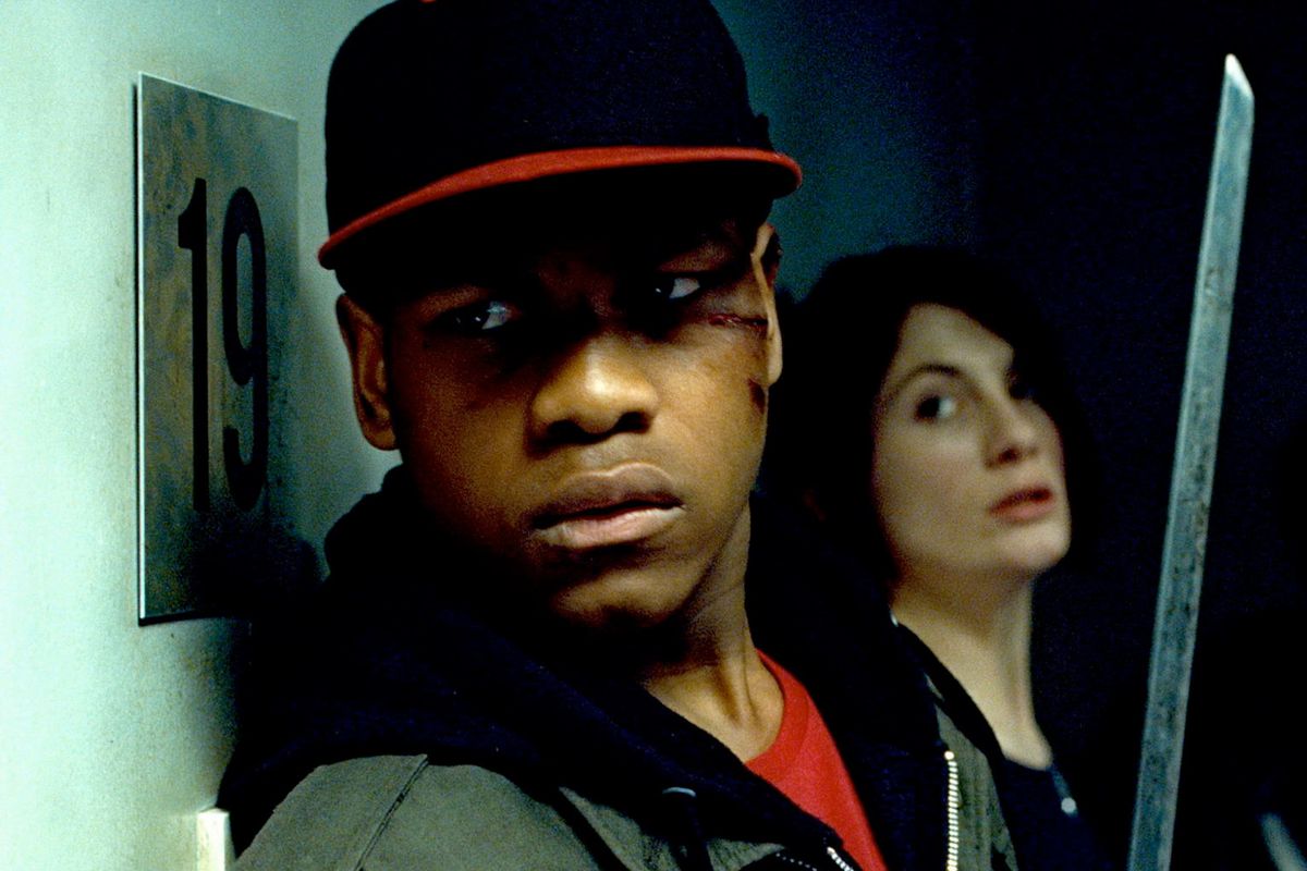 Кадр из фильма "Чужие на районе"