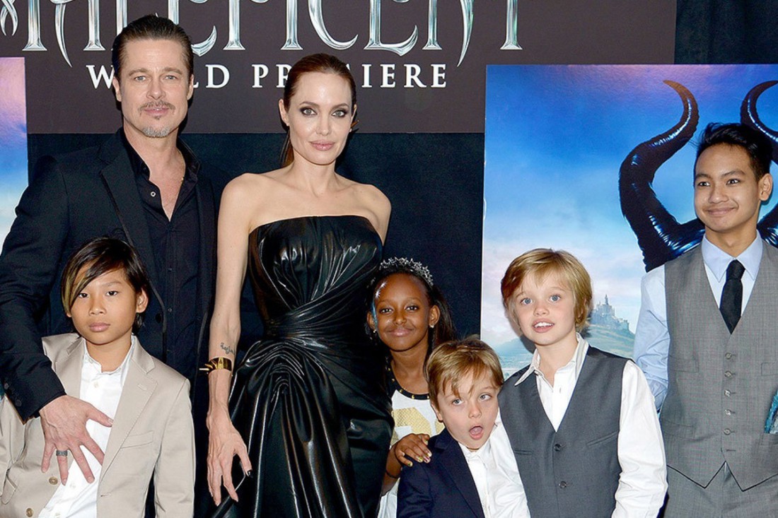 Семейное фото Питта, Джоли и детей